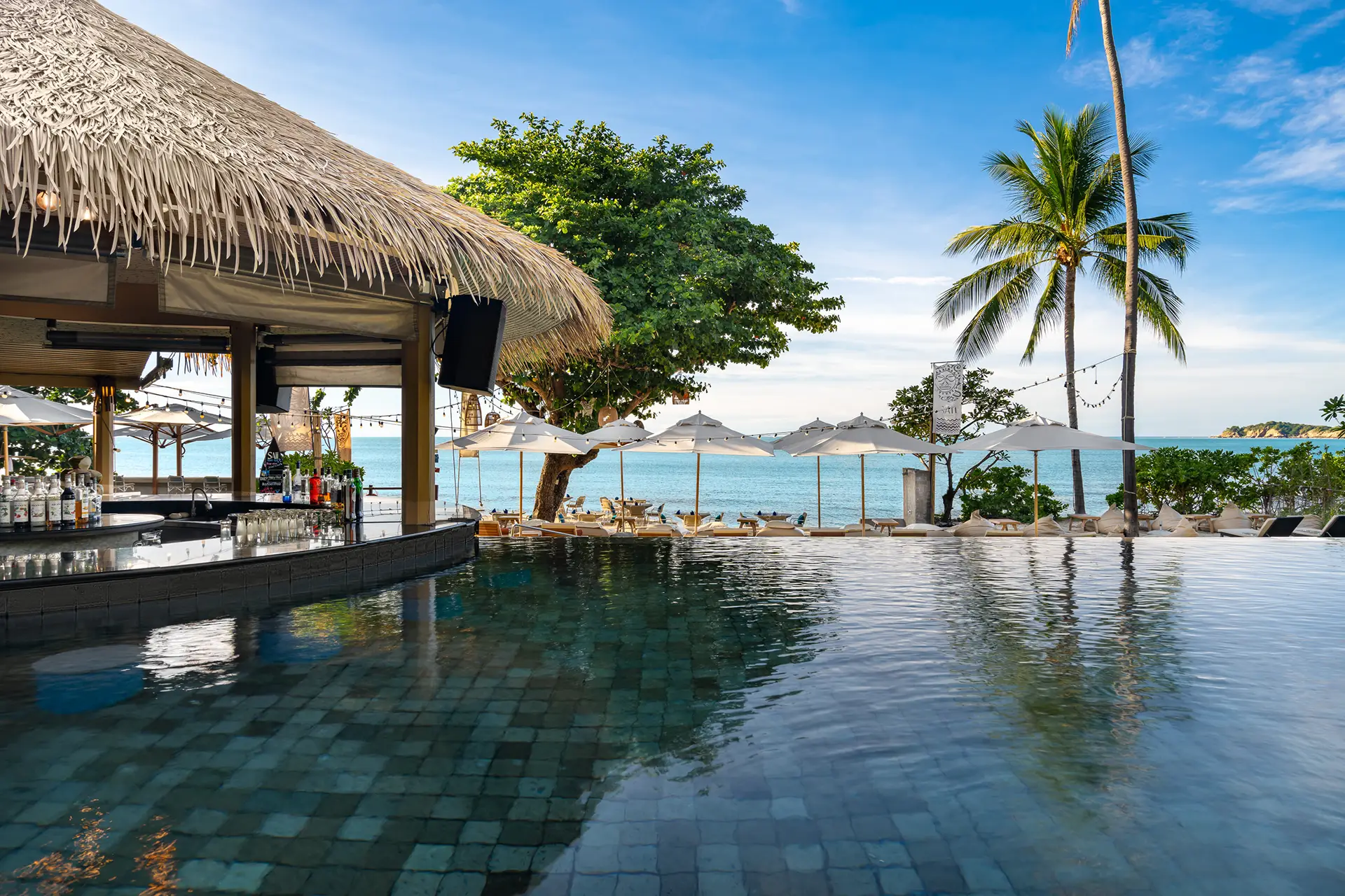 Infinity pool bar at Saii Koh Samui resort
